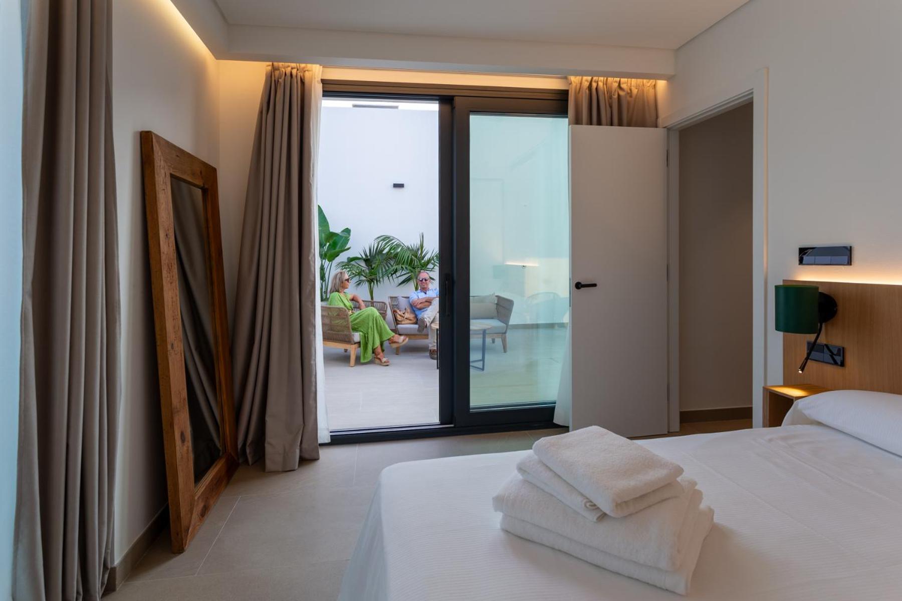 Hotel Apartamentos Hamus Кониль-де-ла-Фронтера Экстерьер фото